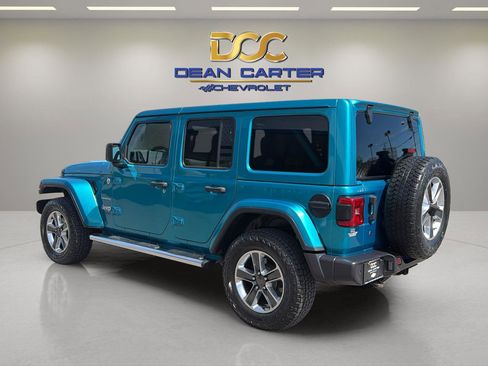Used 2019 Jeep Wrangler Unlimited Sahara AWD/4WD image 3