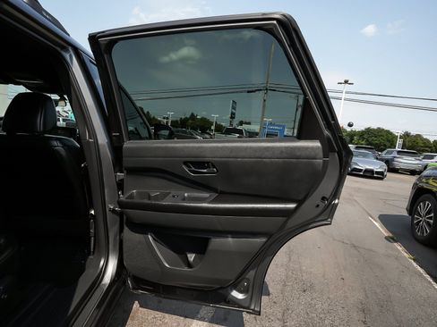 Used 2024 Nissan Pathfinder Rock Creek AWD/4WD image 12