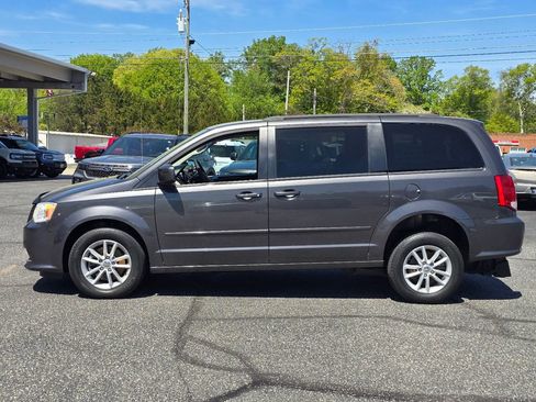 Used 2016 Dodge Grand Caravan SXT FWD image 21