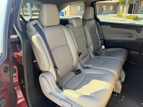 Used 2019 Honda Odyssey EX-L image 11
