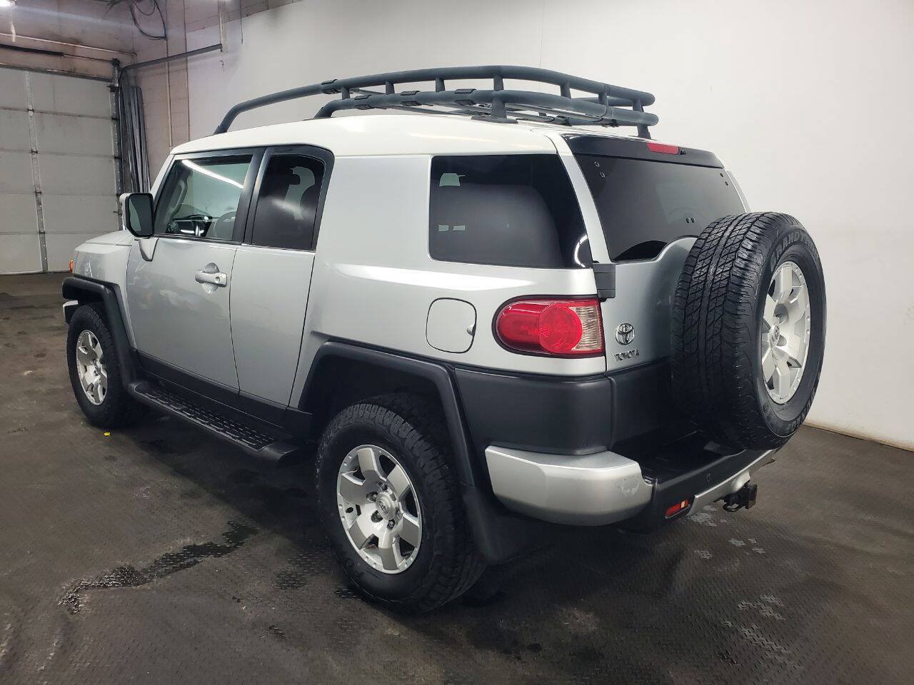 Used 2007 Toyota FJ Cruiser 4WD w/ Upgrade Pkg 1 image 5