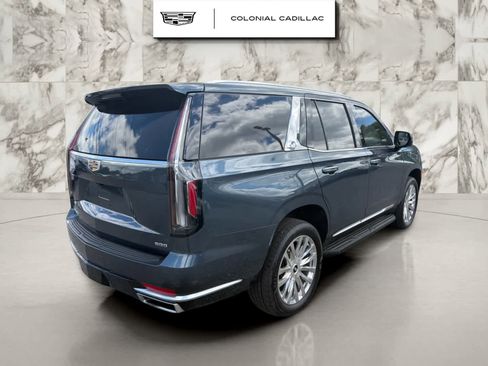 Used 2021 Cadillac Escalade Premium Luxury AWD/4WD image 5