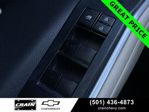 Used 2023 Toyota Highlander XLE image 14
