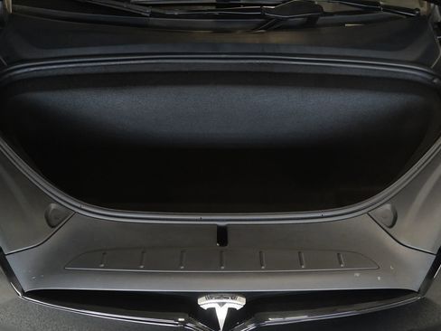 Used 2022 Tesla Model X Plaid image 33