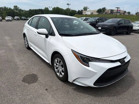 Used 2024 Toyota Corolla LE FWD image 7