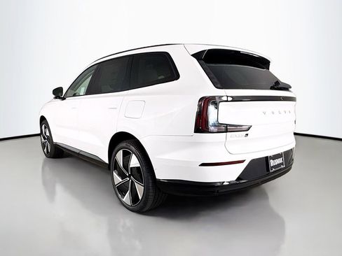 New 2025 Volvo EX90 Plus image 5