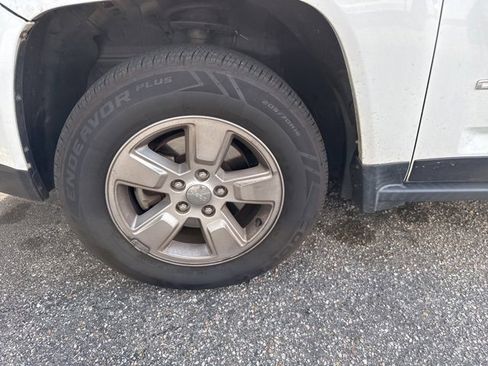 Used 2016 Jeep Compass Latitude image 10