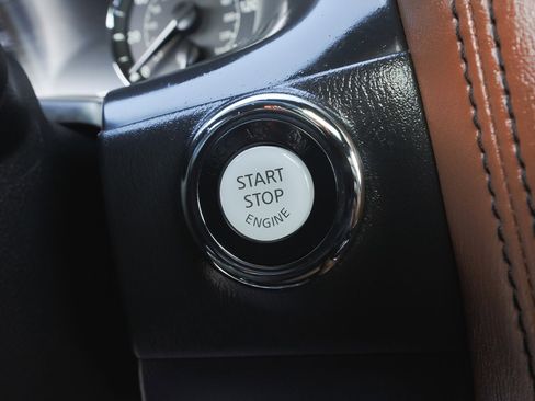 Used 2024 INFINITI QX80 Sensory image 25