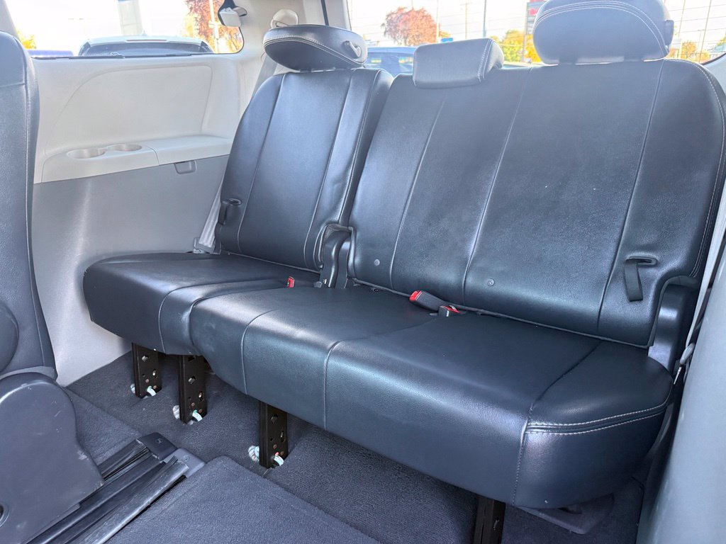 Used 2011 Toyota Sienna SE w/ Preferred Pkg FWD image 43