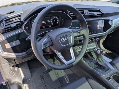 New 2025 Audi Q3 2.0T Premium image 9