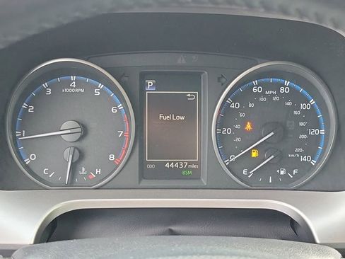 Used 2018 Toyota RAV4 XLE image 33