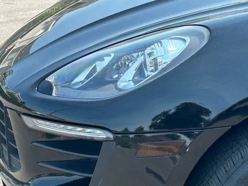 Used 2017 Porsche Macan AWD/4WD image 10