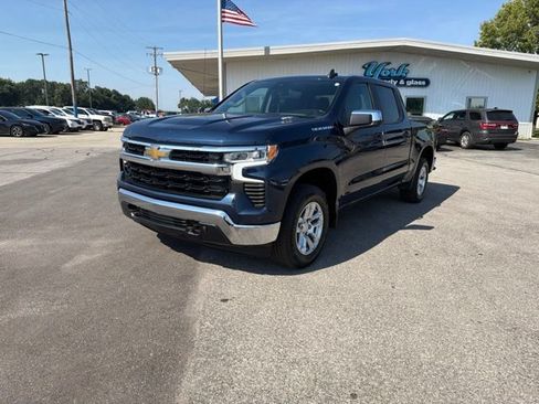 Used 2023 Chevrolet Silverado 1500 LT AWD/4WD image 2