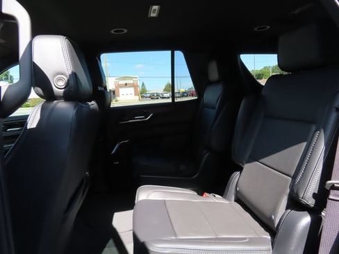 Used 2025 GMC Yukon Denali AWD/4WD image 22