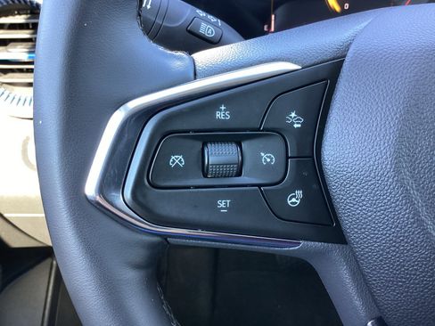 Used 2025 Chevrolet Trax LT w/ Driver Confidence Package image 18