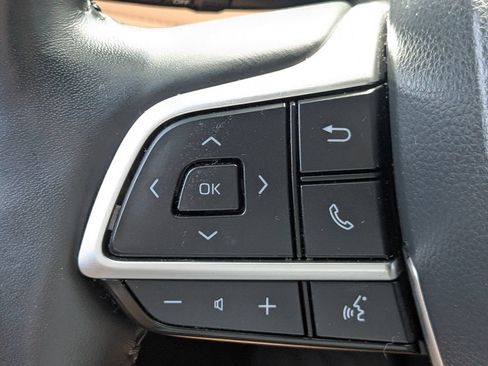 Used 2023 Toyota Highlander Platinum AWD/4WD image 24
