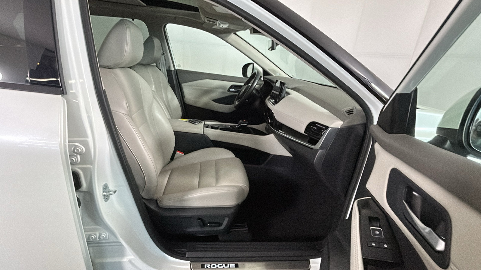 Used 2023 Nissan Rogue SL w/ SL Premium Package AWD/4WD image 37