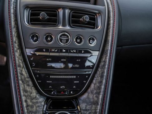 Used 2018 Aston Martin DB11 Coupe image 29