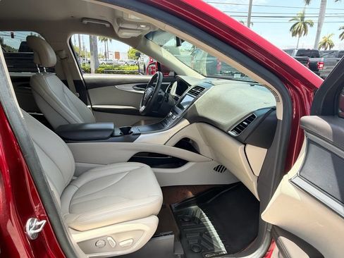 Used 2019 Lincoln Nautilus FWD image 16