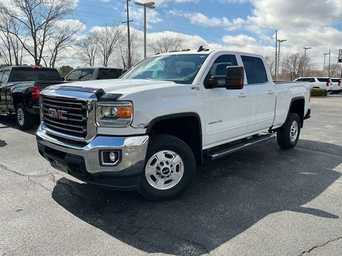 Used 2019 GMC Sierra 2500 SLE image 3