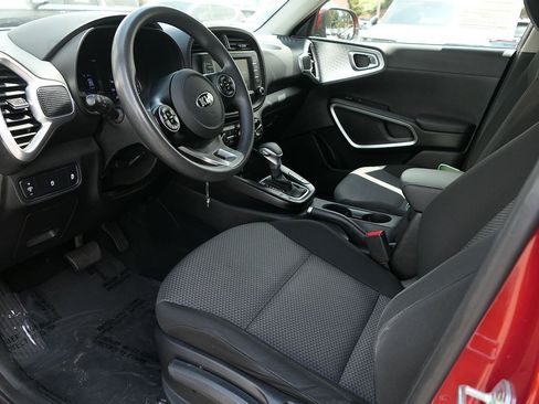 Used 2021 Kia Soul LX FWD image 10