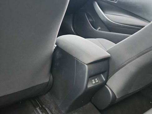 Used 2024 Toyota Corolla LE image 21