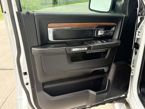 Used 2015 RAM 1500 Laramie w/ Convenience Group image 28