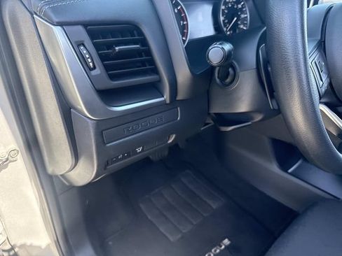 Used 2024 Nissan Rogue S FWD image 18