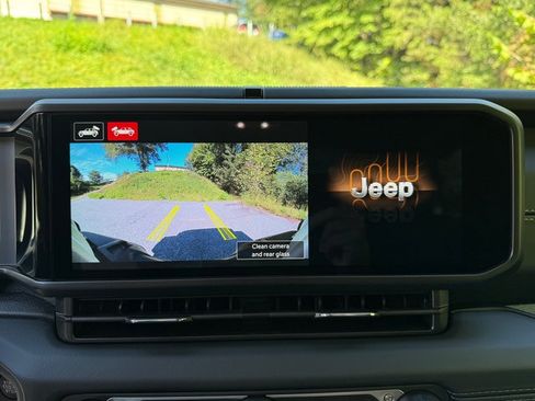 New 2025 Jeep Wrangler Unlimited Sahara image 28