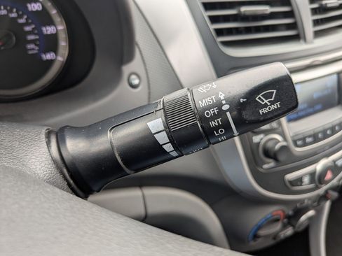 Used 2016 Hyundai Accent SE FWD image 17