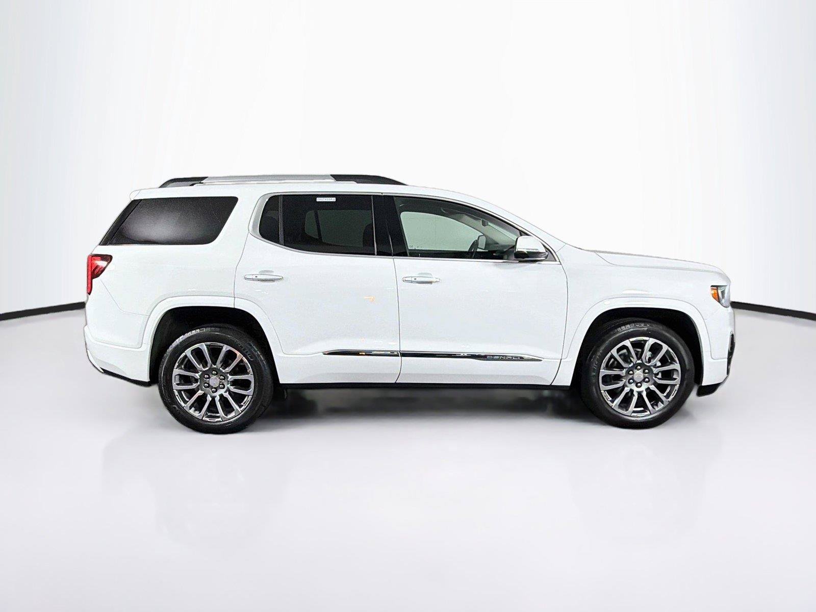 Used 2023 GMC Acadia Denali w/ Denali Technology Package AWD/4WD image 12
