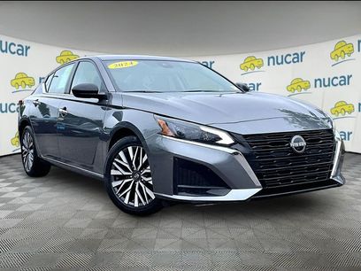 Used 2024 Nissan Altima 2.5 SV