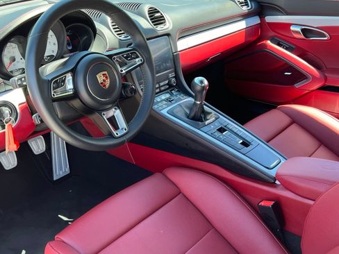 Used 2025 Porsche 718 Boxster GTS RWD image 18