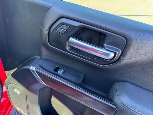 Used 2019 GMC Sierra 1500 SLT w/ SLT Premium Plus Package AWD/4WD image 24