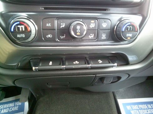 Used 2017 Chevrolet Silverado 1500 LT image 16