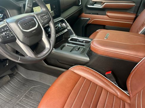 Used 2024 GMC Sierra 2500 Denali Ultimate image 11