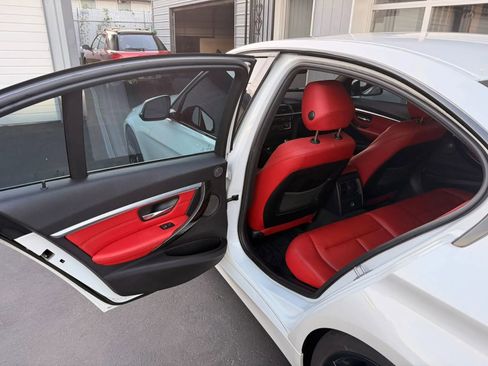 Used 2017 BMW 340i Sedan w/ Technology Package image 15