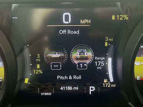 Used 2024 Jeep Wrangler Unlimited Sahara AWD/4WD image 18