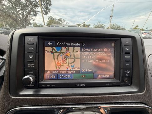 Used 2013 Chrysler Town & Country Touring-L w/ Premium Group image 18