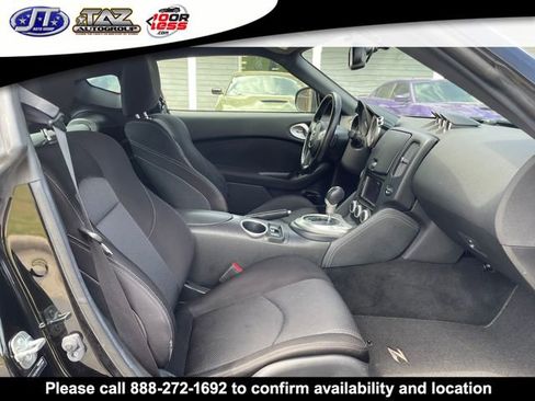 Used 2019 Nissan 370Z Coupe RWD image 11