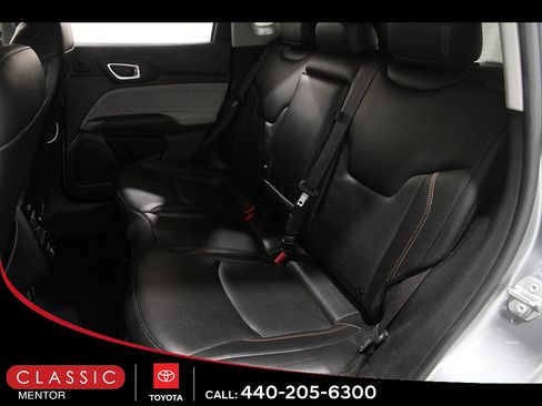 Used 2022 Jeep Compass Latitude w/ Sun and Sound Group AWD/4WD image 19