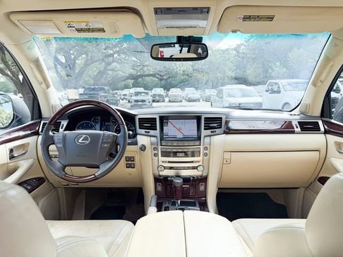 Used 2015 Lexus LX 570 4WD image 18