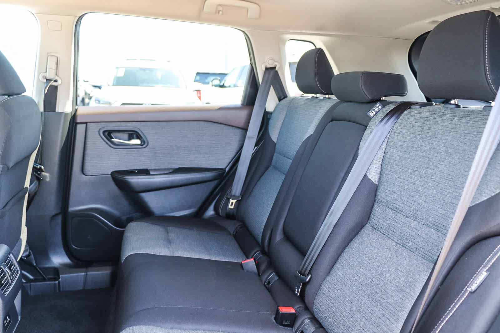 Used 2022 Nissan Rogue SV AWD/4WD image 19