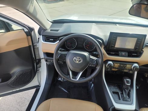 Used 2021 Toyota RAV4 XLE Premium FWD image 18
