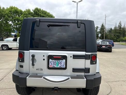 Used 2008 Jeep Wrangler Sahara AWD/4WD image 17