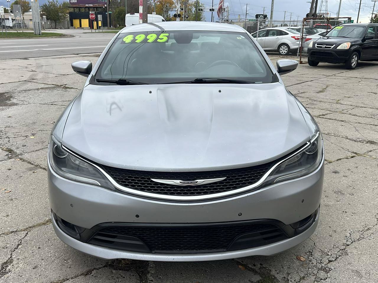Used 2016 Chrysler 200 S FWD image 2
