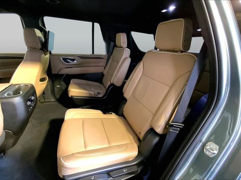 Used 2023 Chevrolet Tahoe Premier w/ Advanced Technology Package AWD/4WD image 21
