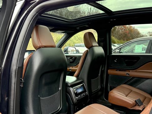 Used 2023 Lincoln Aviator Reserve w/ Equipment Group 201A image 16