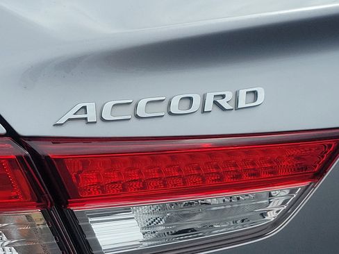 Used 2022 Honda Accord EX-L image 27