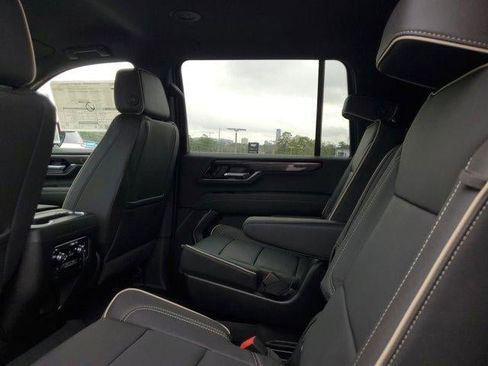 New 2026 GMC Yukon XL Elevation AWD/4WD image 9